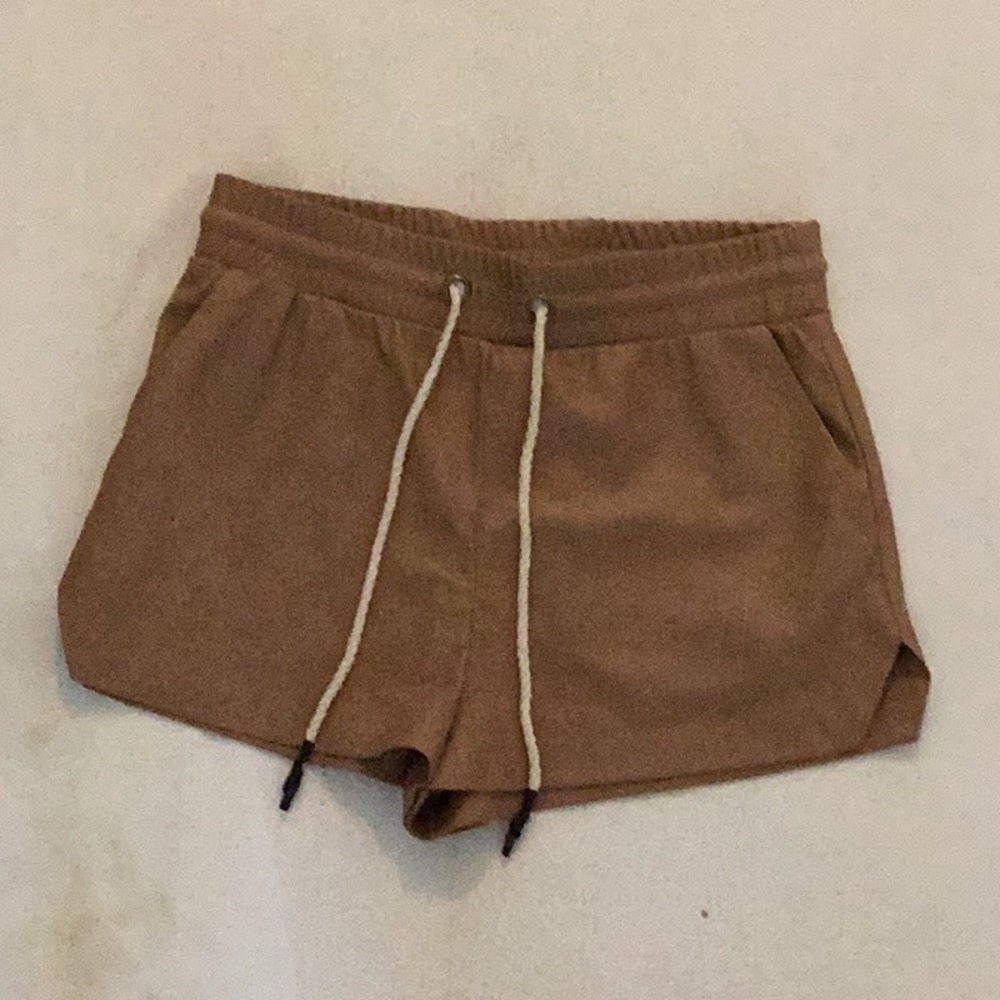Philanthropy women’s Emma faux-leather casual shorts